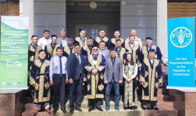 В Узбекистане подведены итоги работы по программе улучшения борьбы с саранчой.